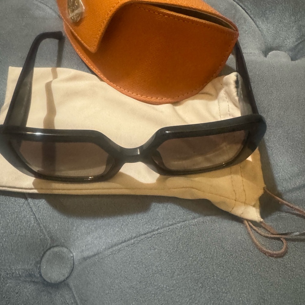 Tory Burch Black Square Frame Sunglasses with Brown Lenses - Picture 8 of 8